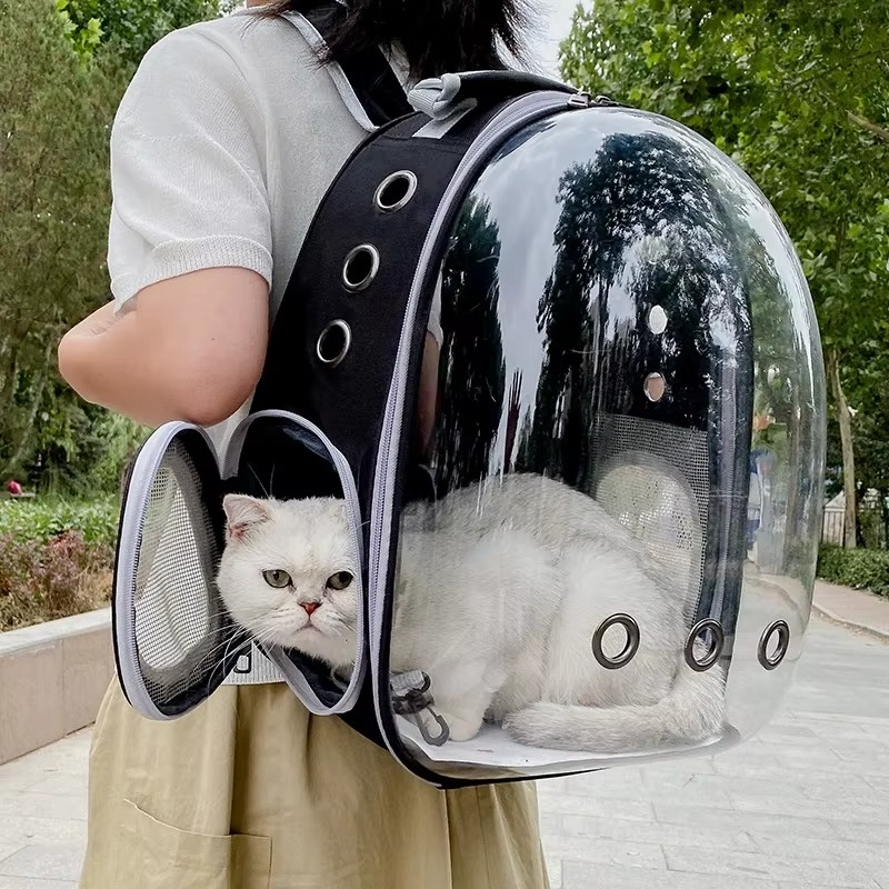 Portable Space Capsule Cat Carrier – Lightweight, breathable, and designed for comfortable pet travel with a futuristic bubble window