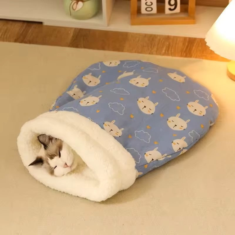 Plush Winter Cat Sleeping Bag – Self-warming, ultra-soft pet bed that keeps indoor cats warm, snug, and comfortable all season long